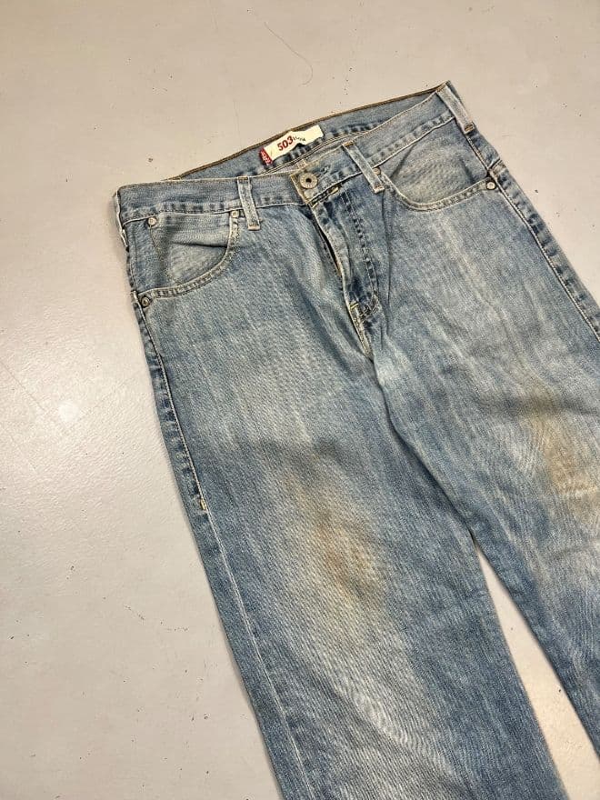 Vintage Levi’s Denim Jeans | Size 32 | Distressed Blue Classic Fit — image 7 of 8