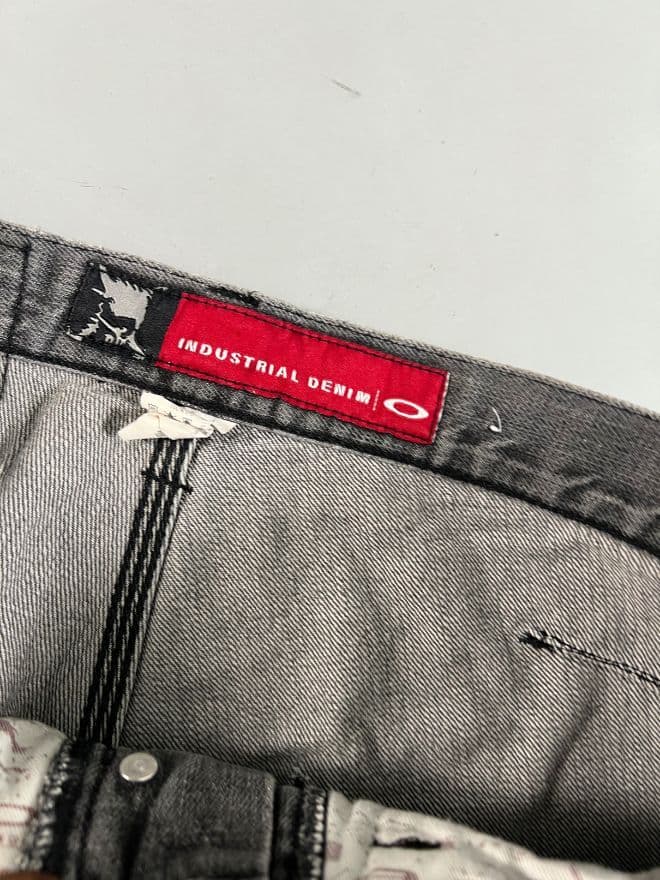 Vintage Oakley Baggy Fit Denim Jeans – Y2K Loose Streetwear — image 6 of 11