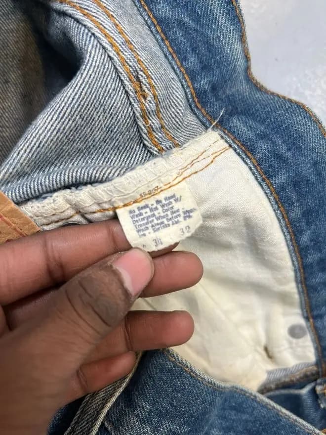Vintage Levi’s White Selvedge Denim Jeans | Size 32 | Classic Blue Jeans thumbnail 3