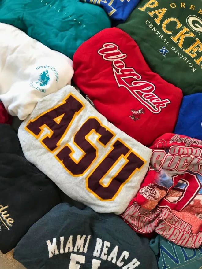 Bundle of 20 Vintage 90s Sweatshirts – Crazy Mix — image 1 of 18
