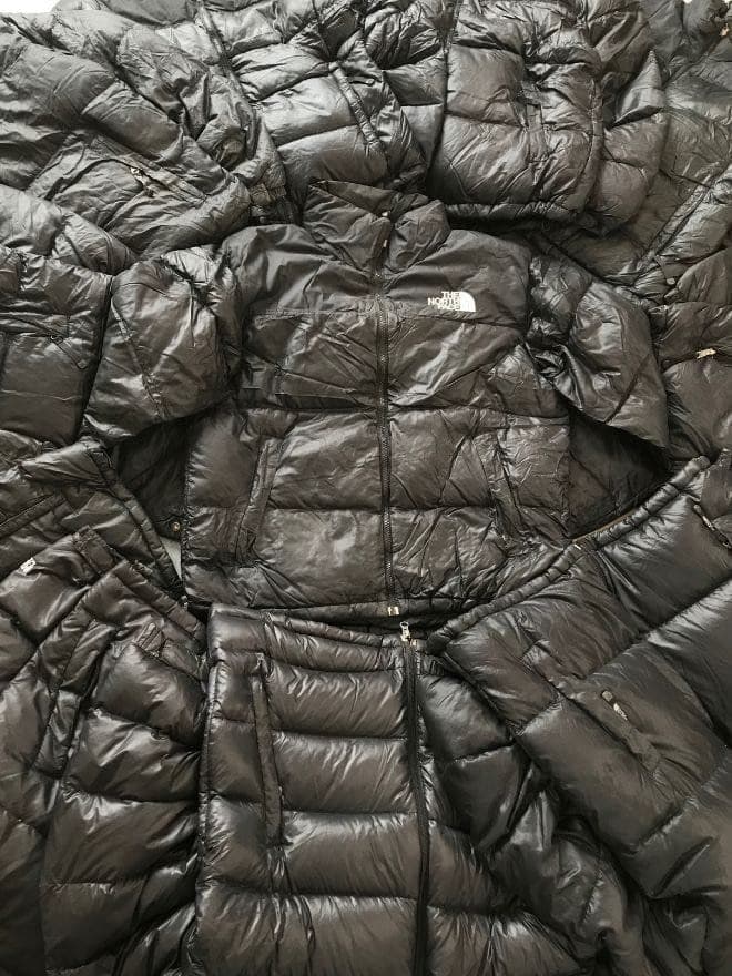 BUNDLE OF 10 BLACK VINTAGE NORTH FACE 700 PUFFER JACKET — image 1 of 4