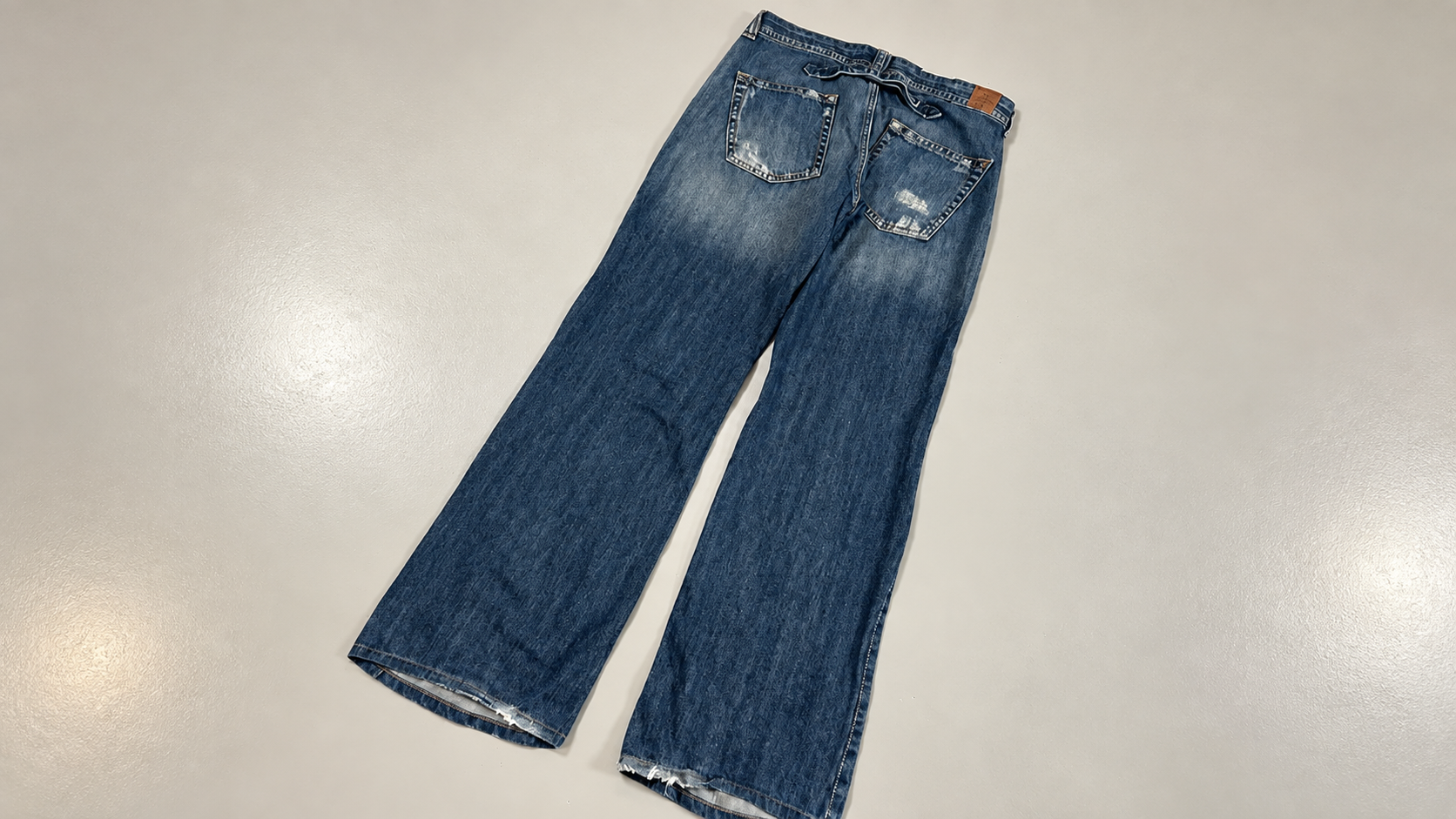 Thrift Wholesale Market in Delhi