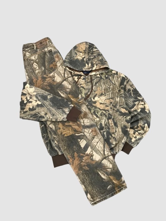 VINTAGE COMBO OF REALTREE WRANGLER DENIM AND JACKET