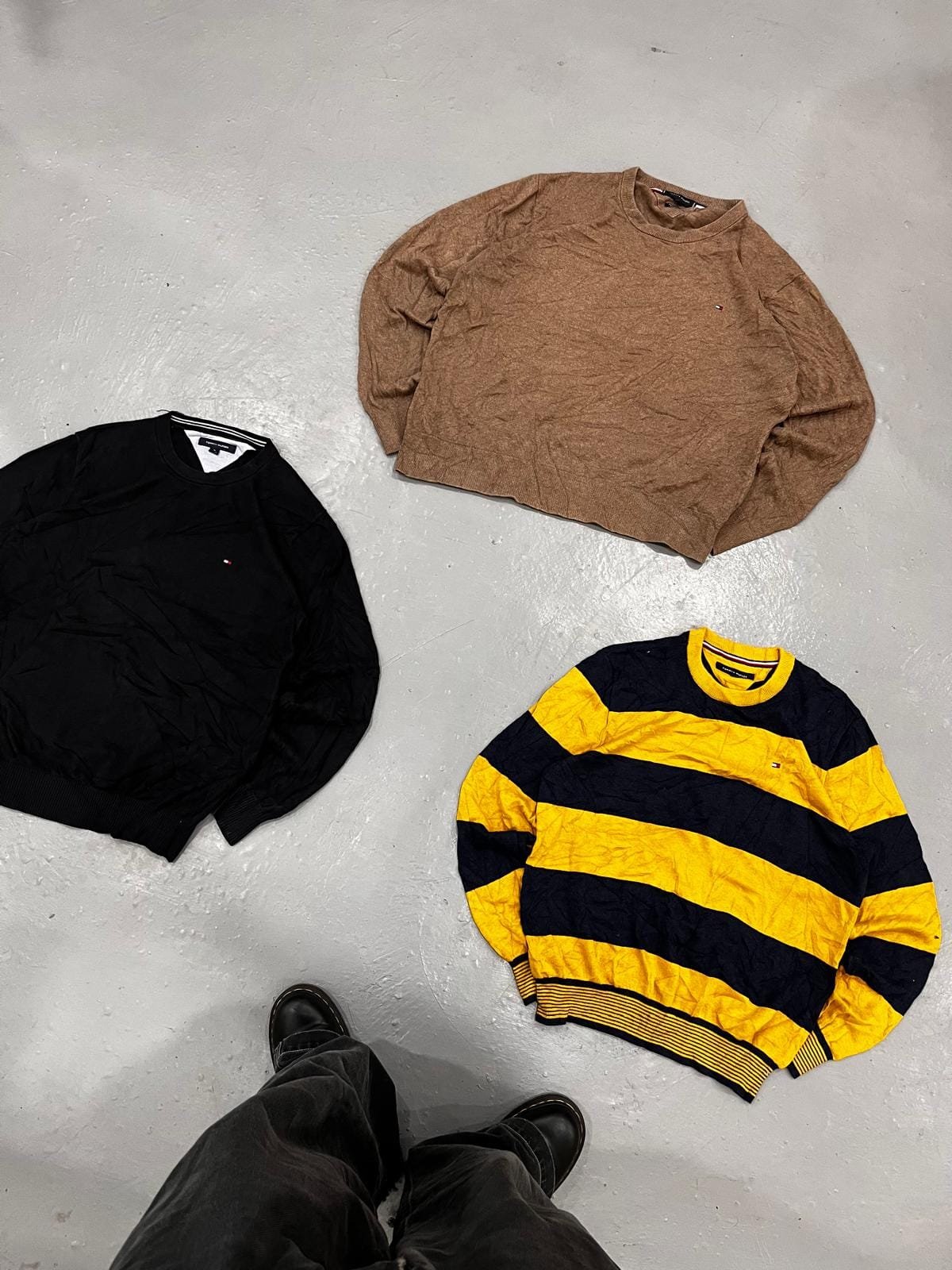 Tommy Hilfiger Sweatshirts - 100 Pcs