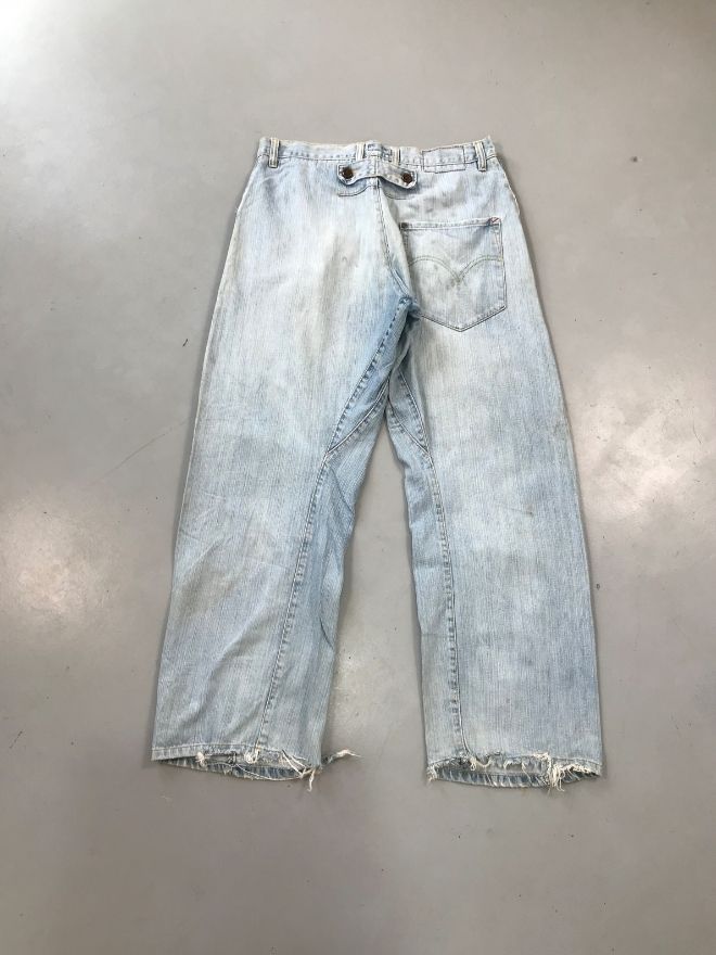 Vintage Levi’s Engineer Jeans With Buckle Belt – Size 32