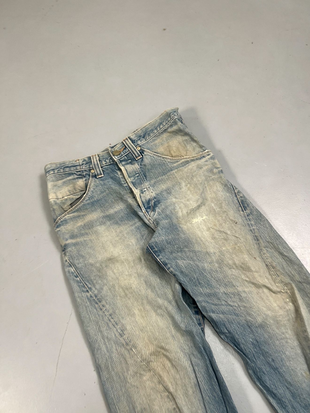 Vintage Levi’s Engineer Jeans Buckle-Belt Denim – Size US 34 / EU 50