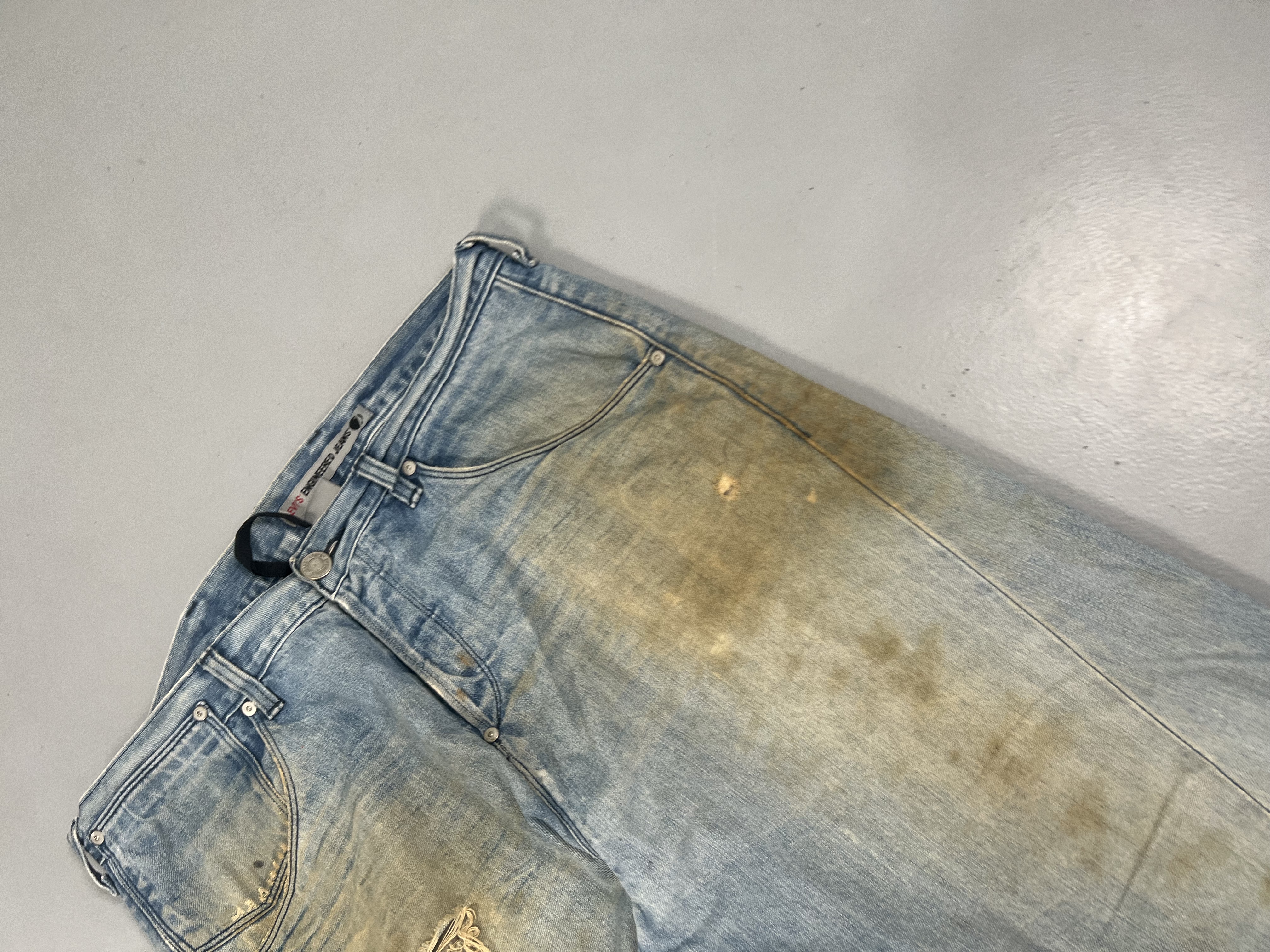 Vintage Levi’s Engineer Jeans – Buckle Belt Baggy Fit (Size 30)