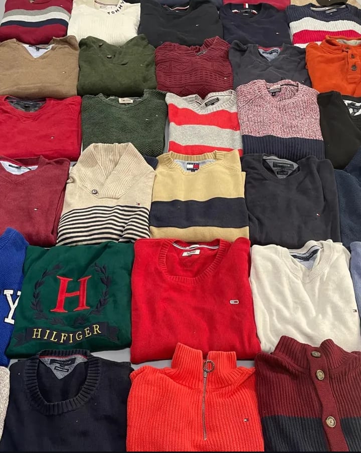 BUNDLE OF VINTAGE TOMMY HILPHIGER SWEATERS