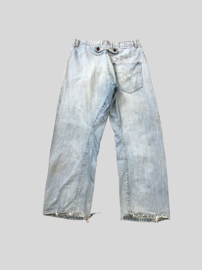 Vintage Levi’s Engineer Jeans With Buckle Belt – Size 32