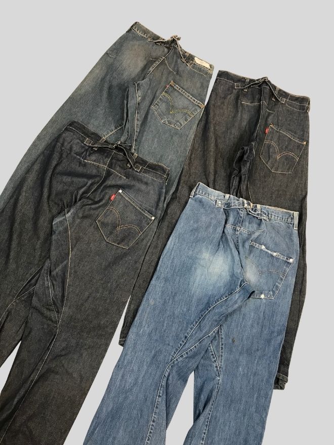 Bundle of 4 Vintage Levi’s Engineer Buckle Belt Denim Pants – Men’s US 28–30 / EU 46