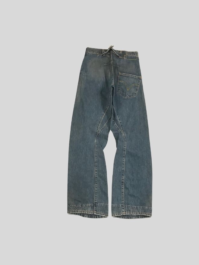 Vintage Levi’s Engineer Jeans with Buckle Belt | Size 28 | Distressed Workwear Denim