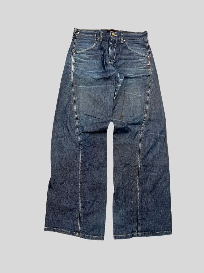 Vintage Levi’s Engineer Jeans with Buckle Belt — Size 32