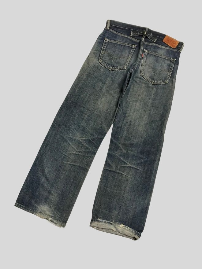 Vintage Levi’s Selvedge Buckle Belt Jeans – Men’s US 32 / EU 48