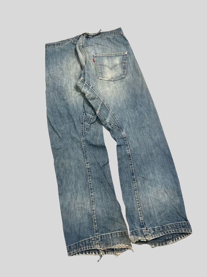 Vintage Levi’s Engineer Jeans Red Tab – Buckle Belt Denim – Size 35 | Rare Workwear