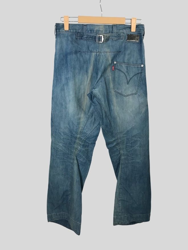 Vintage Levi’s Engineer Jeans with Buckle Belt | Men’s US 30 / EU 46