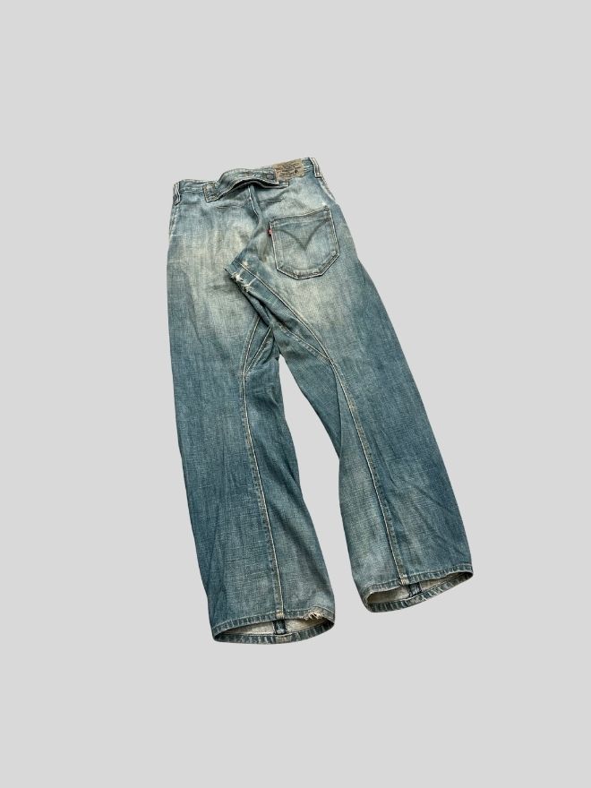 Vintage Levi’s Engineer Jeans Denim with Buckle Belt – Size 28