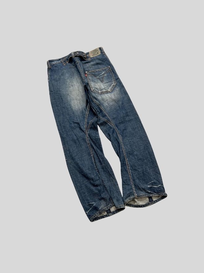 Vintage Levi’s Engineer Jeans with Buckle Belt – Blue Denim | Size 32