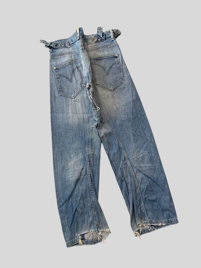 Vintage Levi’s Engineer Jeans with Buckle Belt – Blue Denim (Size 34)