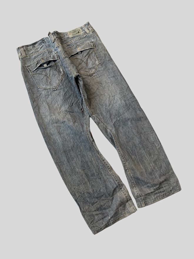 Vintage Levi’s Engineer Jeans – Blue Denim Avant-Garde Style (Size 34)