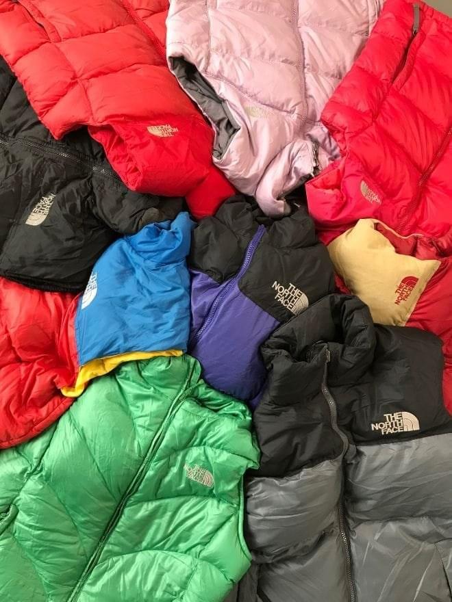 BUNDLE OF 10 WOMEN NORTH FACE 700 PUFFER VEST